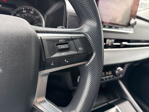 Used 2023 Mitsubishi Outlander ES image 15