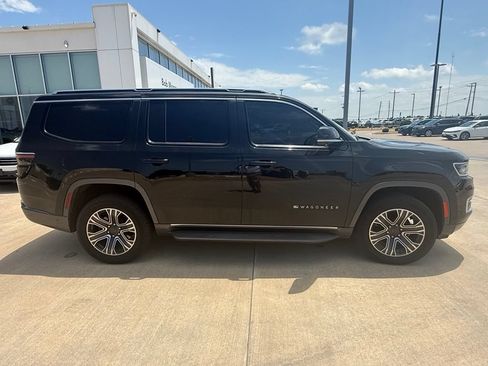 Used 2022 Jeep Wagoneer Series III w/ Convenience Group I AWD/4WD image 5