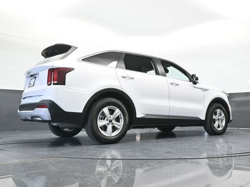 Used 2025 Kia Sorento LX FWD image 57