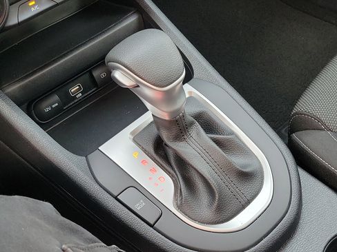 Used 2024 Kia Forte LXS w/ LXS Technology Package image 13