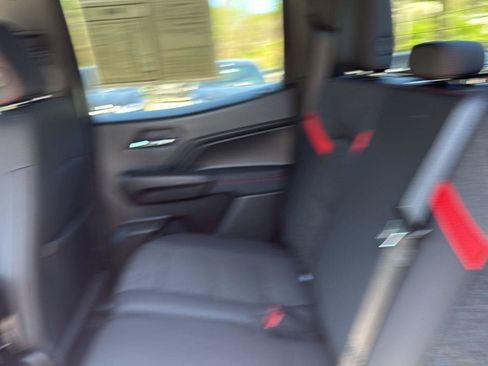 Used 2023 Chevrolet Colorado Z71 w/ Z71 Convenience Package 2 AWD/4WD image 26