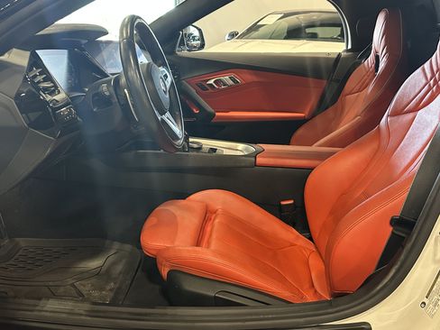 Used 2024 BMW Z4 M40i w/ Premium Package RWD image 10