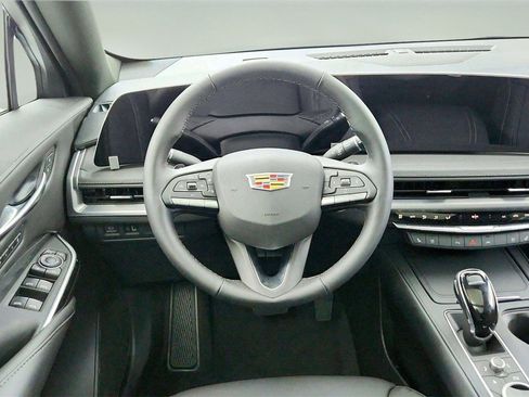 Used 2025 Cadillac XT4 Premium Luxury image 23