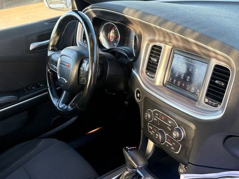 Used 2022 Dodge Charger SXT image 34