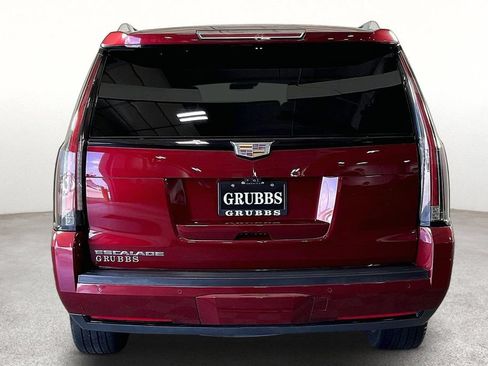 Used 2019 Cadillac Escalade Luxury w/ Escalade Sport Edition AWD/4WD image 5