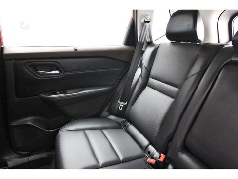 Used 2023 Nissan Rogue SV w/ SV Premium B Package FWD image 9