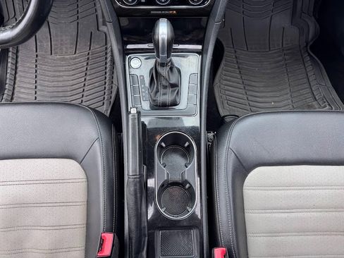 Used 2018 Volkswagen Passat 3.6 image 20