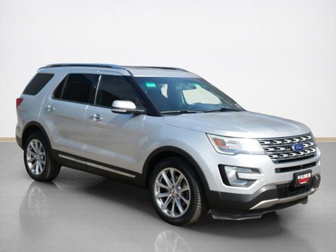 Used 2016 Ford Explorer Limited image 1