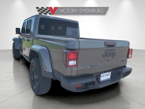 New 2025 Jeep Gladiator Sport image 6