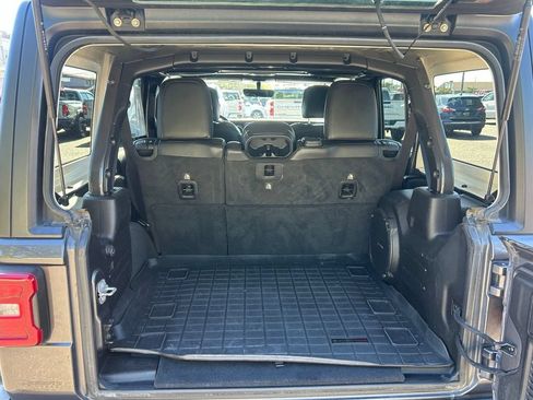 Used 2019 Jeep Wrangler Unlimited Sahara AWD/4WD image 39