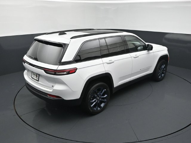 New 2026 Jeep Grand Cherokee Limited AWD/4WD image 18