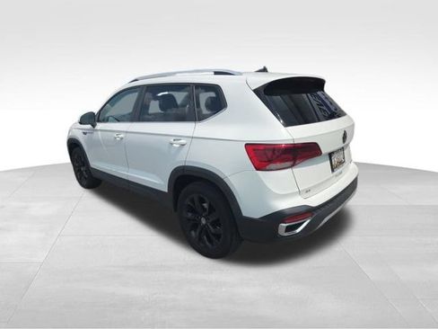Used 2022 Volkswagen Taos SE AWD/4WD image 6