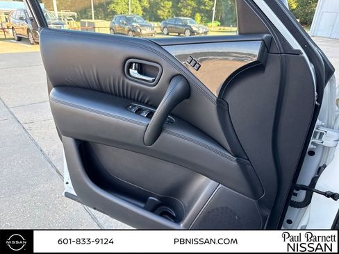 Used 2023 Nissan Armada SL w/ Midnight Edition Package image 32