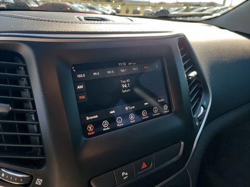 Used 2019 Jeep Cherokee Latitude w/ Popular Appearance Group image 20