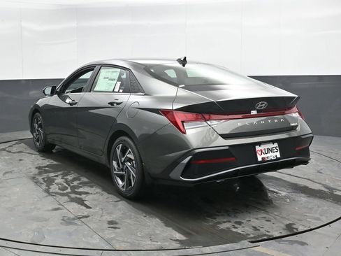 New 2026 Hyundai Elantra Limited image 10