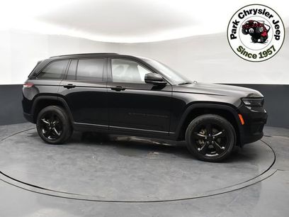 Used 2023 Jeep Grand Cherokee Altitude