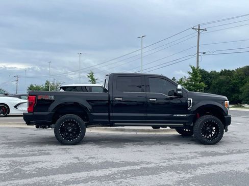 Used 2017 Ford F250 Platinum w/ Platinum Ultimate Package AWD/4WD image 8