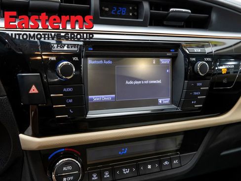 Used 2016 Toyota Corolla LE FWD image 18