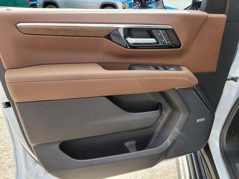New 2026 Chevrolet Tahoe High Country w/ LPO, Illumination Package AWD/4WD image 12