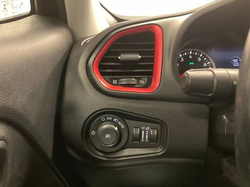 Used 2019 Jeep Renegade Trailhawk w/ Cold Weather Group II image 16