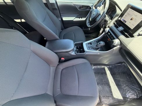 Certified 2025 Toyota RAV4 LE AWD/4WD image 11