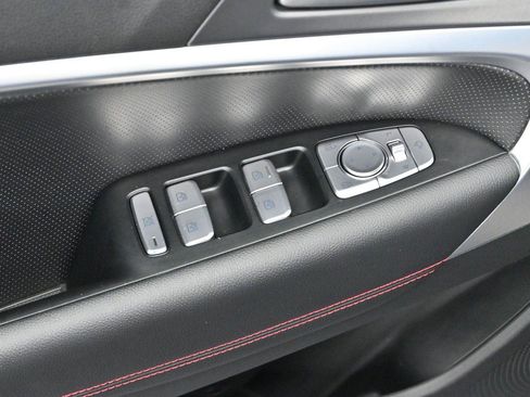 Used 2025 Genesis G70 3.3T Advanced AWD/4WD image 11