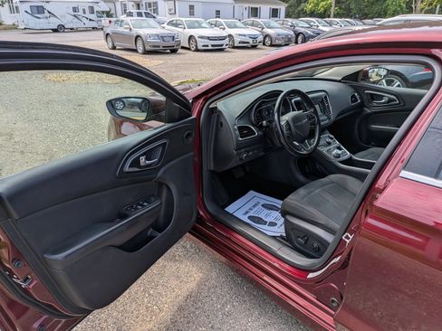 Used 2016 Chrysler 200 Limited w/ Convenience Group FWD image 16