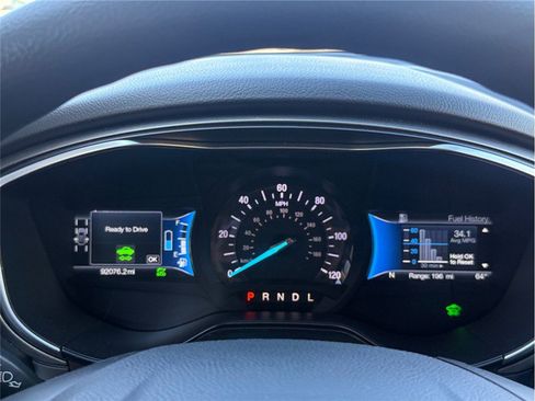 Used 2019 Ford Fusion SE FWD image 17