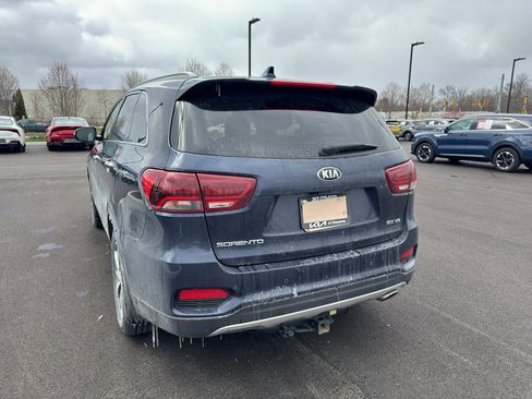 Used 2019 Kia Sorento EX image 2