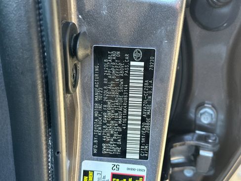 Used 2024 Toyota Camry SE image 25