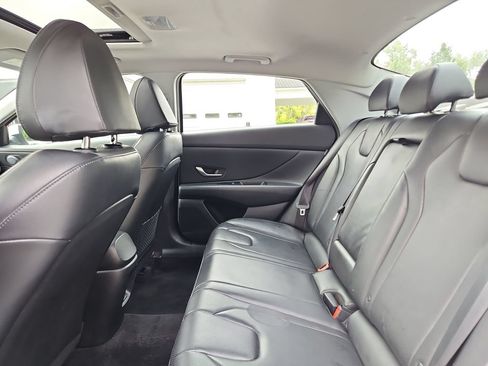 Used 2025 Hyundai Elantra Limited FWD image 30