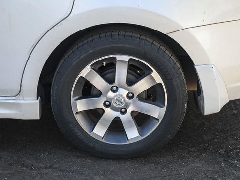 Used 2012 Nissan Sentra 2.0 SR w/ Special Edition Pkg FWD image 9