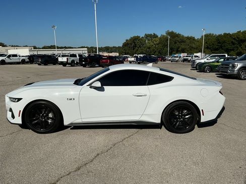 Used 2024 Ford Mustang GT RWD image 4