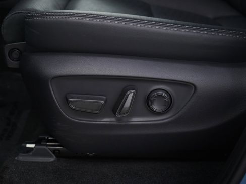 Used 2025 Toyota Land Cruiser image 30