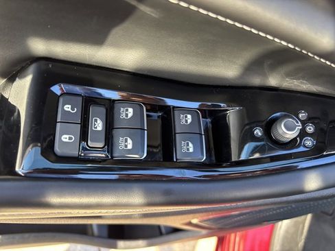 Used 2024 Jeep Grand Cherokee Overland image 23