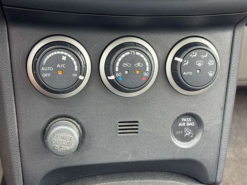 Used 2013 Nissan Rogue SV w/ Premium Pkg AWD/4WD image 25