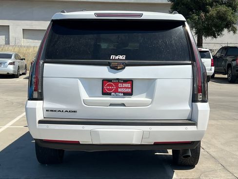 Used 2016 Cadillac Escalade ESV Platinum AWD/4WD image 8