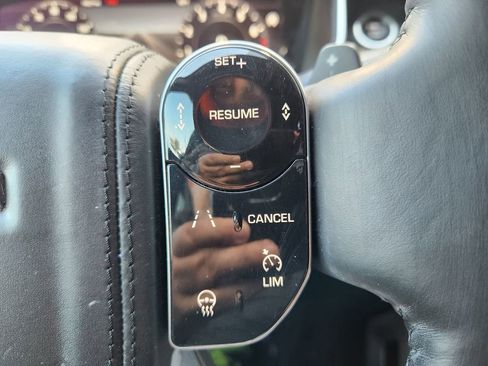 Used 2020 Land Rover Range Rover HSE image 28