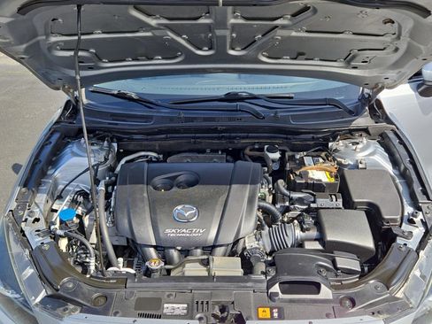 Used 2018 MAZDA MAZDA3 Touring FWD image 32