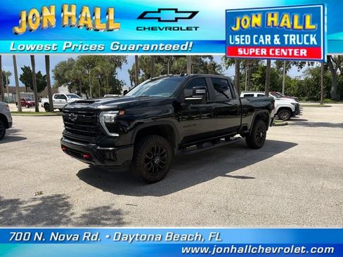 Used 2025 Chevrolet Silverado 2500 LT w/ Trail Boss Package AWD/4WD image 2