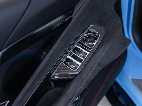 Used 2025 Chevrolet Corvette Z06 w/ Stealth Interior Trim Package RWD image 22