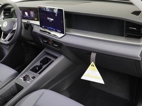 New 2026 Volkswagen Tiguan SE image 19