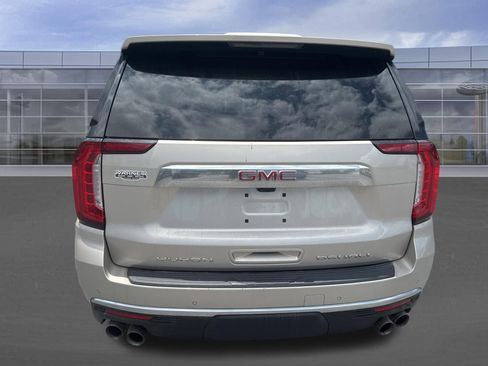 Used 2021 GMC Yukon Denali w/ Denali Premium Package AWD/4WD image 5