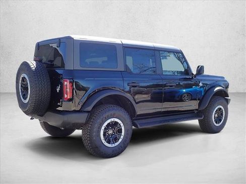 New 2026 Ford Bronco Outer Banks w/ Sasquatch Package AWD/4WD image 4