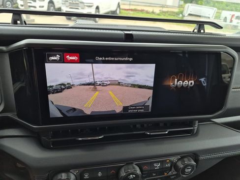 New 2026 Jeep Wrangler Unlimited Sahara AWD/4WD image 22