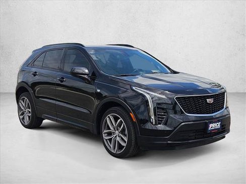 Used 2019 Cadillac XT4 Sport w/ Cold Weather Package FWD image 3