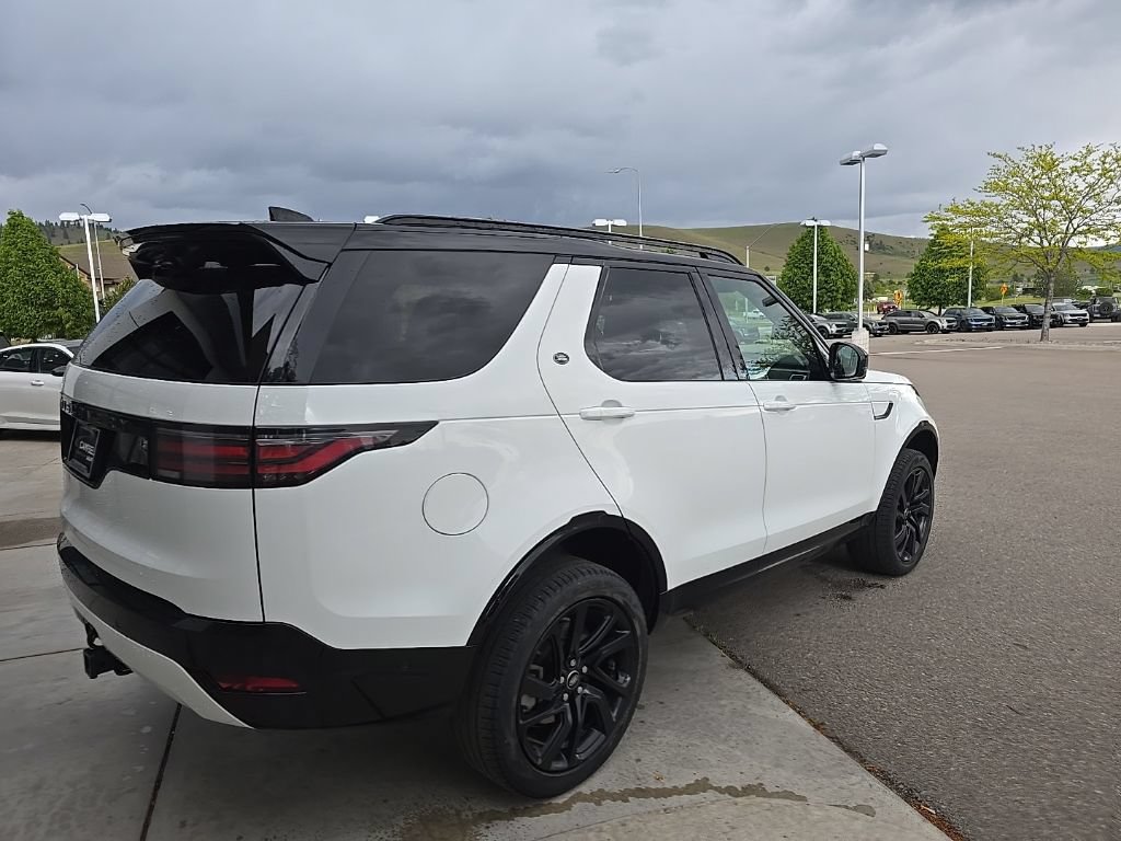 Used 2023 Land Rover Discovery S R-Dynamic AWD/4WD image 7