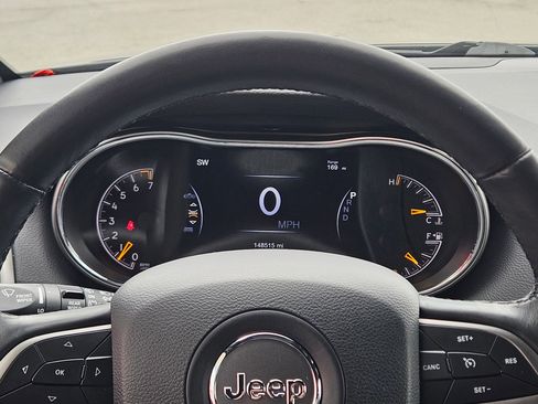 Used 2019 Jeep Grand Cherokee Limited w/ Luxury Group II image 16