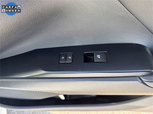 Used 2019 Toyota Camry XLE image 16