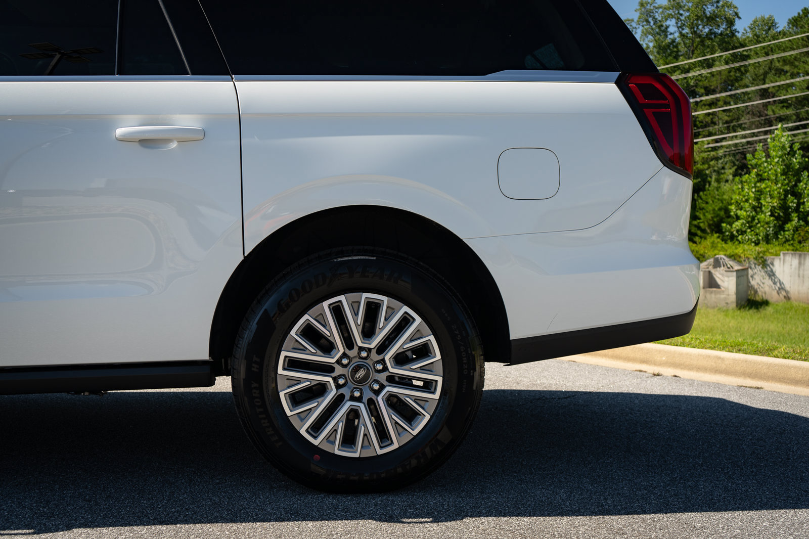 New 2027 Ford Expedition Max Platinum w/ Driver's Package AWD/4WD image 14